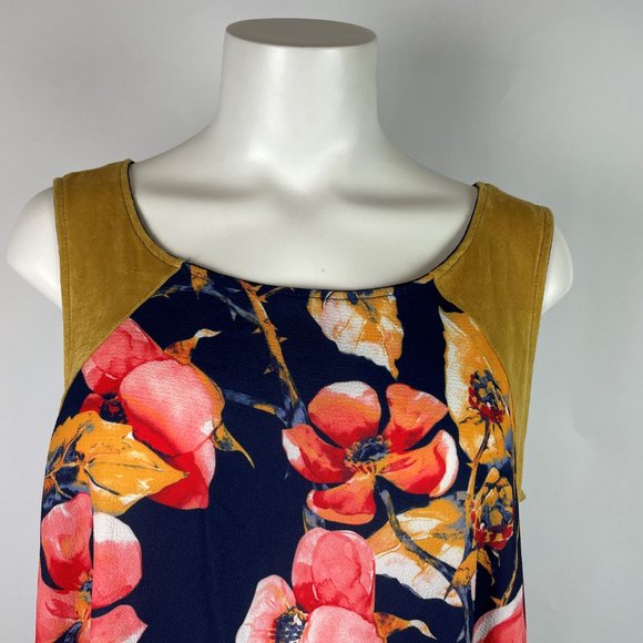ATORIE  beautiful sleeveless floral top Medium - Picture 2 of 6